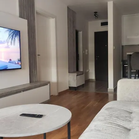 Apartment Hedonist Garden Luxury *