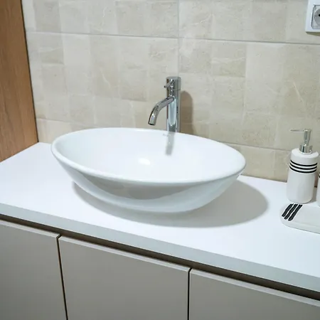 Hedonist Garden Luxury Apartment Doboj