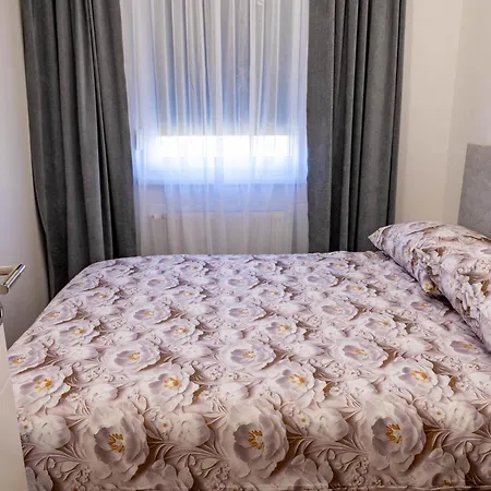 Apartment Hedonist Garden Luxury *