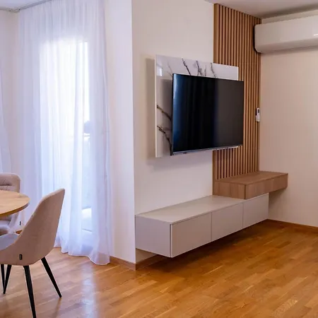 Apartment Hedonist Garden Luxury *