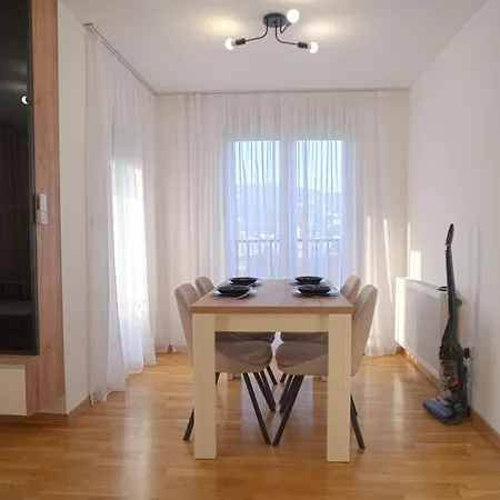 Hedonist Garden Luxury Apartment