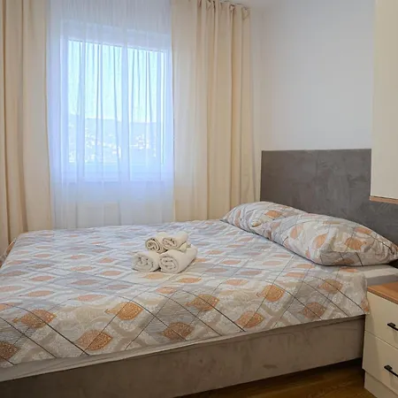 Hedonist Garden Luxury Apartment *