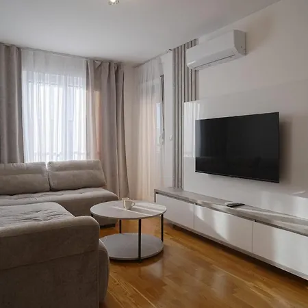 Hedonist Garden Luxury * Doboj