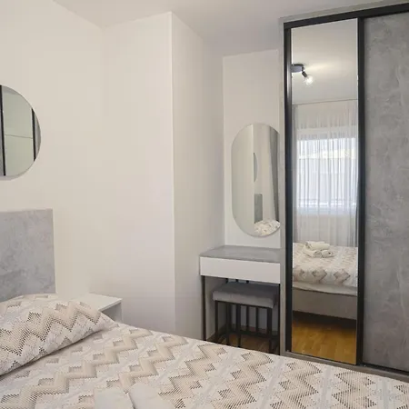 Hedonist Garden Luxury