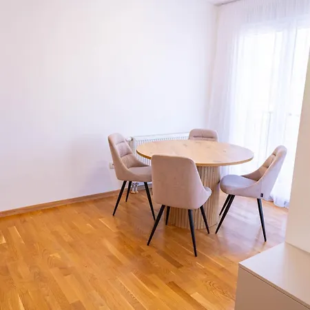 Hedonist Garden Luxury Apartment